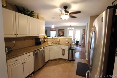 8343 Adams Ct, Gloucester, VA 23061 photo 5