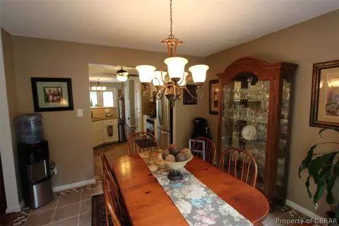 8343 Adams Ct, Gloucester, VA 23061 photo 4