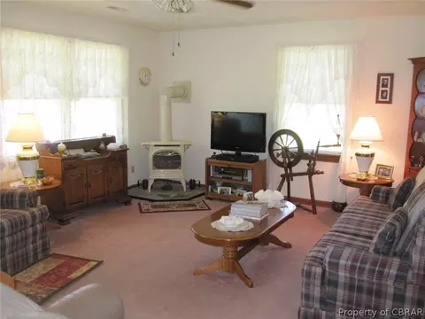 6967 Ark Rd, Gloucester, VA 23061 photo 2