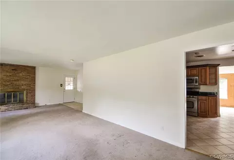 5902 Beville Dr, Sutherland, VA 23885 photo 2