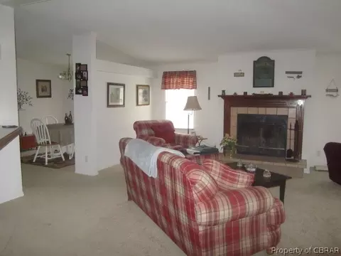 7288 Old Pinetta Rd, Gloucester, VA 23061 photo 2