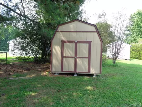 3907 Shoreview Dr, Sutherland, VA 23885 photo 9