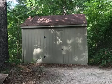 311 Rustic Dr, Carson, VA 23830 photo 4