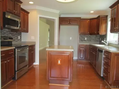 837 Clayborne Ln, Midlothian, VA 23114 photo 4