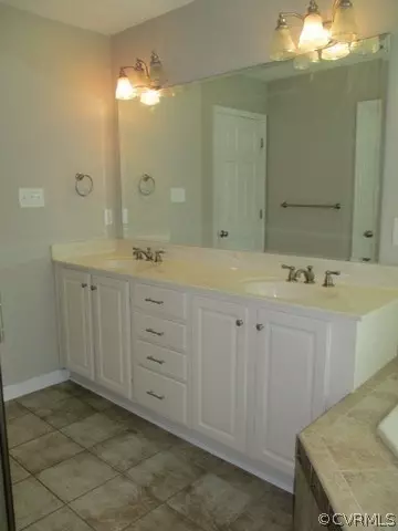 837 Clayborne Ln, Midlothian, VA 23114 photo 2