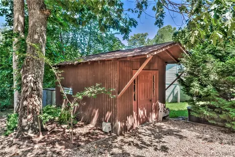 1000 W Riverside Dr, Lanexa, VA 23089 photo 9