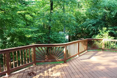 7502 Flag Tail Dr, Midlothian, VA 23112 photo 3