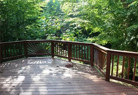 7502 Flag Tail Dr, Midlothian, VA 23112 photo 2