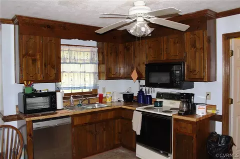 7502 Flag Tail Dr, Midlothian, VA 23112 photo 7