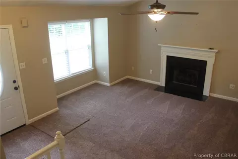 7156 Brendan Ct, Gloucester, VA 23061 photo 2
