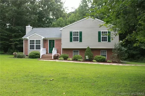 7156 Brendan Ct, Gloucester, VA 23061 photo 1