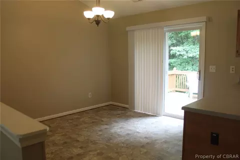 7156 Brendan Ct, Gloucester, VA 23061 photo 5