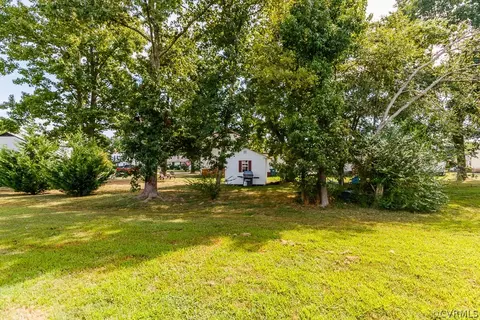 4601 Raspberry Patch Ln, Henrico, VA 23231 photo 3