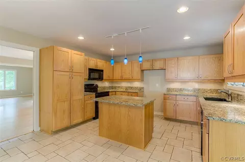 6316 Walnut Bend Dr, Midlothian, VA 23112 photo 17