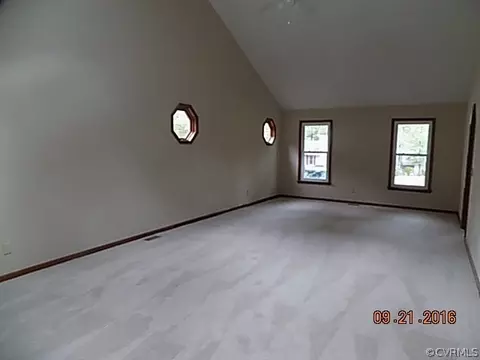 2924 Maplevale Rd, Chester, VA 23831 photo 4