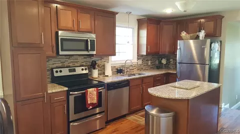 8280 Burr Cir, Mechanicsville, VA 23111 photo 3