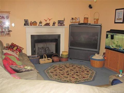 8124 Founders Mill Way Dr, Gloucester, VA 23061 photo 9