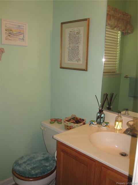 8124 Founders Mill Way Dr, Gloucester, VA 23061 photo 10