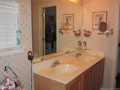 8124 Founders Mill Way Dr, Gloucester, VA 23061 photo 12