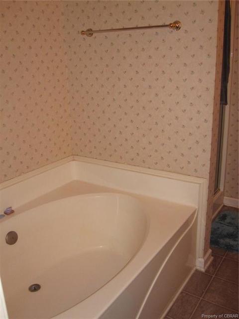 8124 Founders Mill Way Dr, Gloucester, VA 23061 photo 13