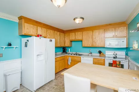 8398 Rowanty Rd, Carson, VA 23830 photo 9