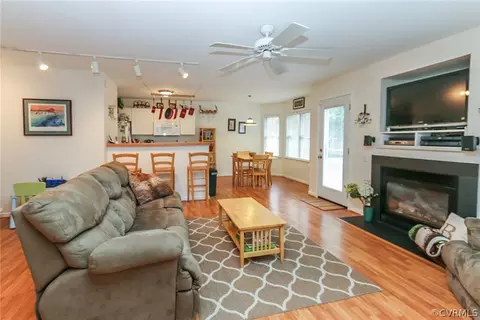 5006 Parrish Branch Rd, Midlothian, VA 23112 photo 6