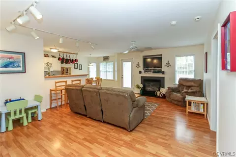 5006 Parrish Branch Rd, Midlothian, VA 23112 photo 4