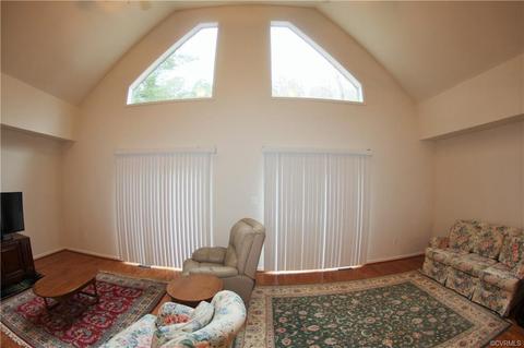 427 Point Dr, Bumpass, VA 23024 photo 8
