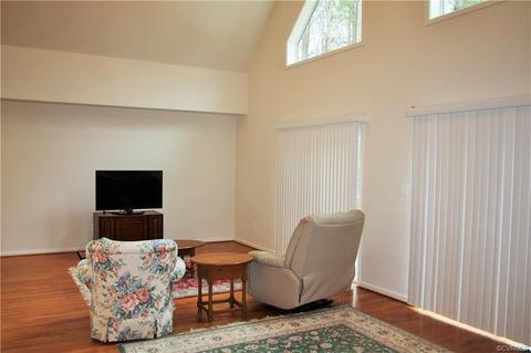 427 Point Dr, Bumpass, VA 23024 photo 7