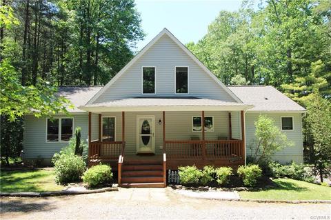 427 Point Dr, Bumpass, VA 23024 photo 2