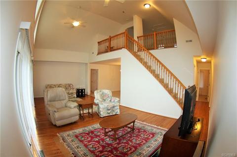 427 Point Dr, Bumpass, VA 23024 photo 9
