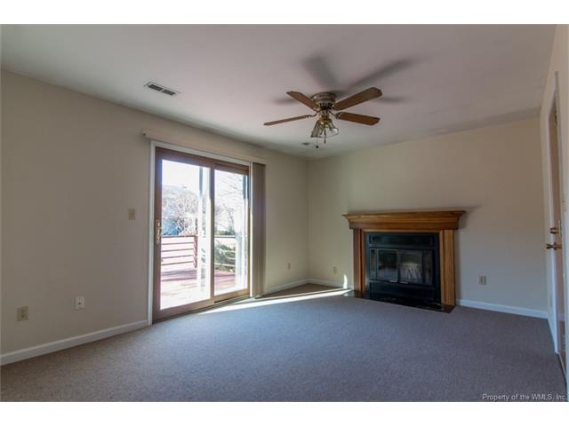 6 Tiffany Ln, Hampton, VA 23664 photo 4