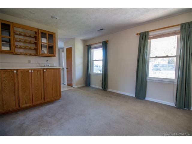 6 Tiffany Ln, Hampton, VA 23664 photo 7