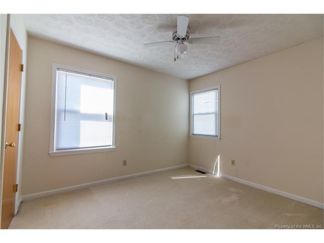 6 Tiffany Ln, Hampton, VA 23664 photo 8