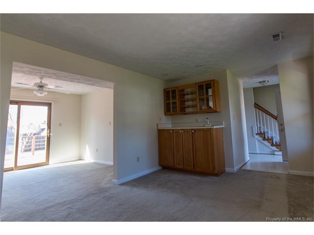6 Tiffany Ln, Hampton, VA 23664 photo 6