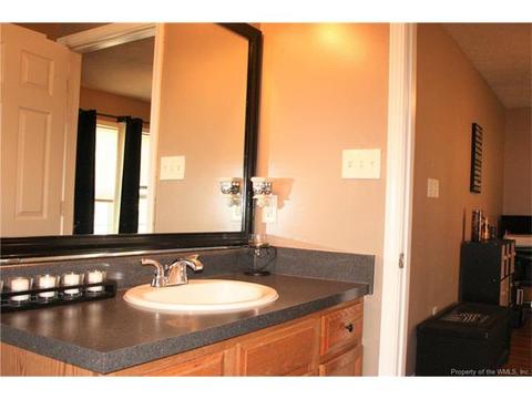 12402 Pine Trl, Gloucester, VA 23061 photo 17