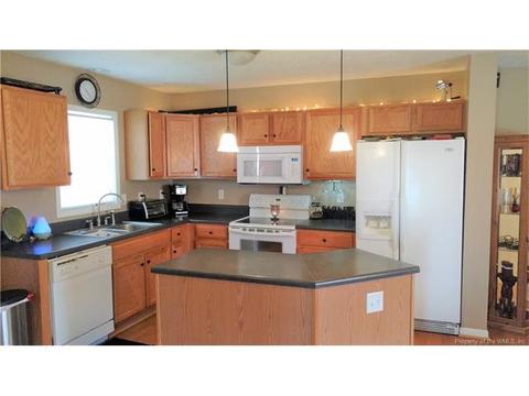 12402 Pine Trl, Gloucester, VA 23061 photo 6