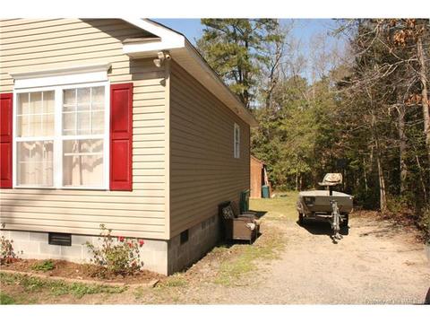 12402 Pine Trl, Gloucester, VA 23061 photo 3
