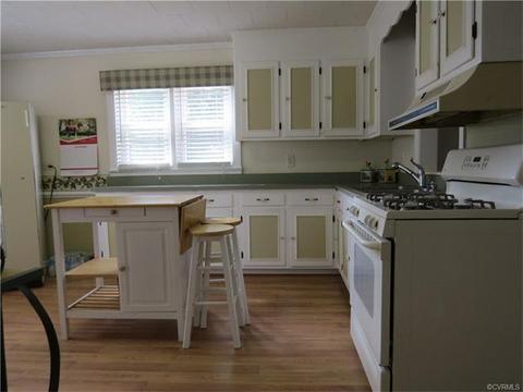 50 Gordon Dr, Weems, VA 22576 photo 6