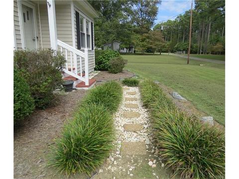 50 Gordon Dr, Weems, VA 22576 photo 2