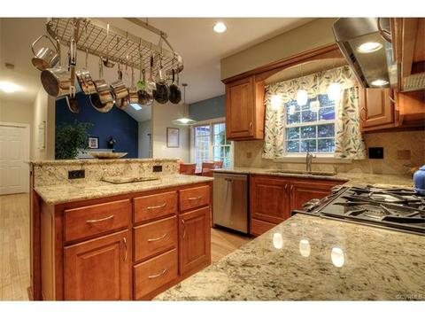 6208 Lansgate Rd, Midlothian, VA 23112 photo 2