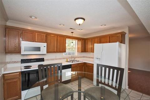 8036 Kitchener Dr, Gloucester, VA 23061 photo 10