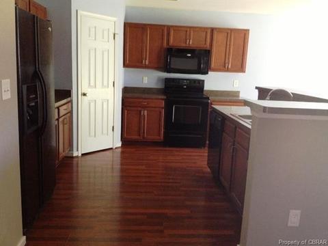 7355 Jeanne Dr, Gloucester, VA 23061 photo 2