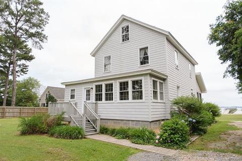 8774 Blue Gate Ln, Hayes, VA 23072 photo 1