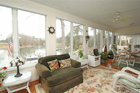 122 The Grn, Weems, VA 22576 photo 33