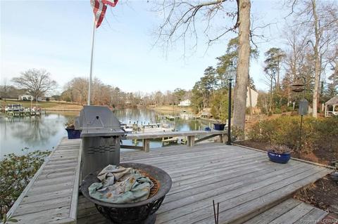 122 The Grn, Weems, VA 22576 photo 11
