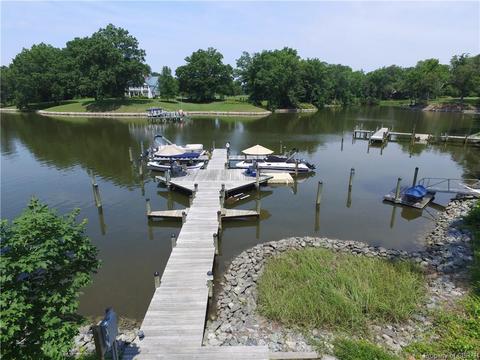 122 The Grn, Weems, VA 22576 photo 2