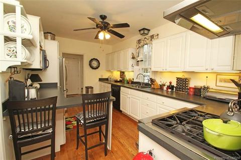 122 The Grn, Weems, VA 22576 photo 19