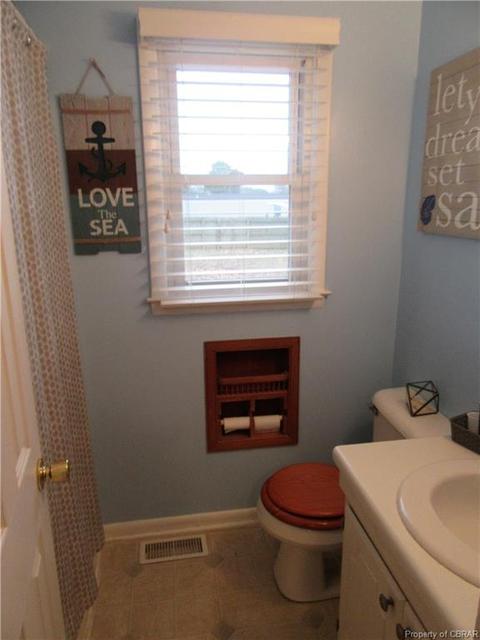 1759 Chiskiake St, Gloucester Point, VA 23062 photo 13