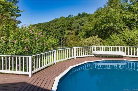 418 Peake Rd, Weems, VA 22576 photo 13